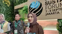 Direktur Utama PT Pertamina (Persero) Nicke Widyawati di Indonesia Sustainable Forum 2023, di Hotel Park Hyatt, Jakarta, Kamis (7/9/2023). Ia mengungkap strategi dalam memastikan ketahanan energi. (Arief/Liputan6.com)