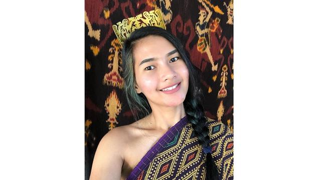 6 Pesona Soraya Rasyid, Presenter yang Bergaya Bak Model di Tengah ...
