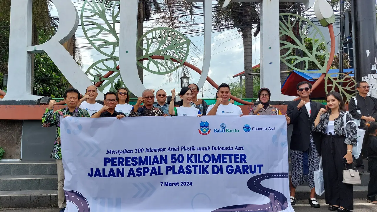Kabupaten Garut Jadi Lokasi Penutup Target Jalan Aspal Plastik Chandra Asri Group, Total Gelarannya 50,2 Km