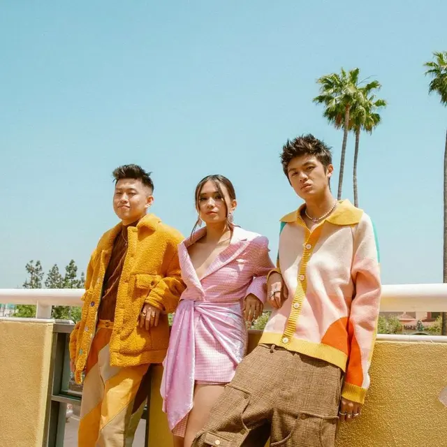 7 Potret Warren Hue, Rapper Asal Indonesia yang Gabung dengan 88Rising