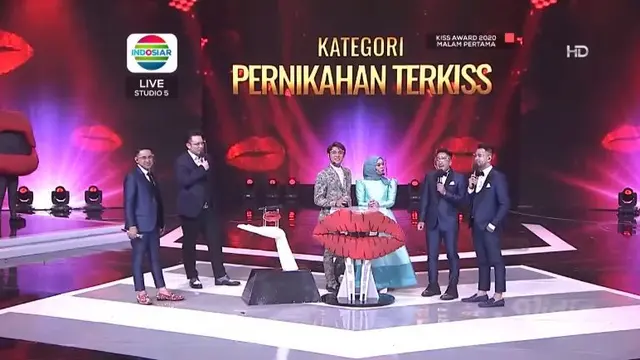 Pernikahan Ter-Kiss (Foto: YouTube)