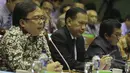 Menkeu Bambang Brodjonegoro (kiri), Gubernur BI Agus Martowardojo dan Kepala OJK Muliaman D. Hadad mengikuti rapat kerja dengan Komisi XI DPR RI di Ruang Komisi XI Kompleks Parlemen Senayan, Jakarta, Rabu (25/3/2015). (Liputan6.com/Andrian M Tunay)