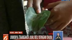 Hanya dengan beberapa helai daun, anda bisa menikmati berbagai kuliner tradisional. Jenang gerandol misalnya, harganya satu godong.