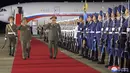 <p>Sementara itu, Menteri Pertahanan Rusia Sergei Shoigu telah tiba di Pyongyang untuk menghadiri perayaan 70 tahun Perang Korea yang digelar rezim Kim Jong Un pekan ini. (STR/KCNA VIA KNS/AFP)</p>