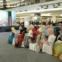 Ditemui di SCTV Tower, Jakarta Pusat, beberapa waktu lalu, April juga menyampaikan kekagumannya pada peserta. Di usia yang terbilang masih remaja, namun kedewasaan tampak saat menyembunyikan rasa nervous. (Galih W. Satria/Bintang.com)