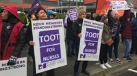 Aksi protes dan mogok kerja yang dilakukan oleh 30.000 tenaga medis di Selandia Baru, menunut kesetaraan hak (AFP)
