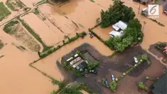 Usai badai di wilayah pulau Kauai, Gurbernur Hawaii keluarkan peringatan darurat banjir. PMI Amerika Serikat telah membuka penampungan bagi korban banjir.