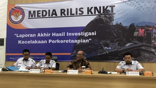 Konferensi pers Laporan Akhir Hasil Investigasi Kecelakaan Perkeretaapian, di kantor KNKT, Jakarta, Jumat (16/2/2024). (Foto: Liputan6.com/Tira S)