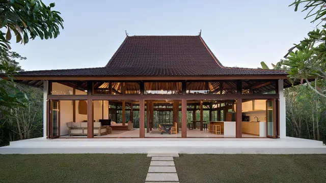 Rumah Minimalis di Kampung dengan Atap Joglo Sederhana (Foto: Reve.com)