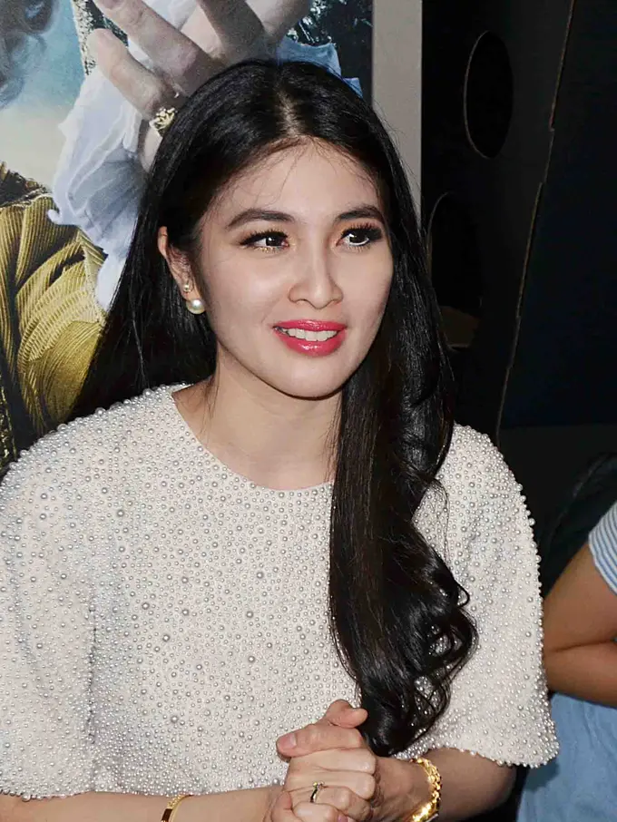 [Bintang] Dewi Sandra