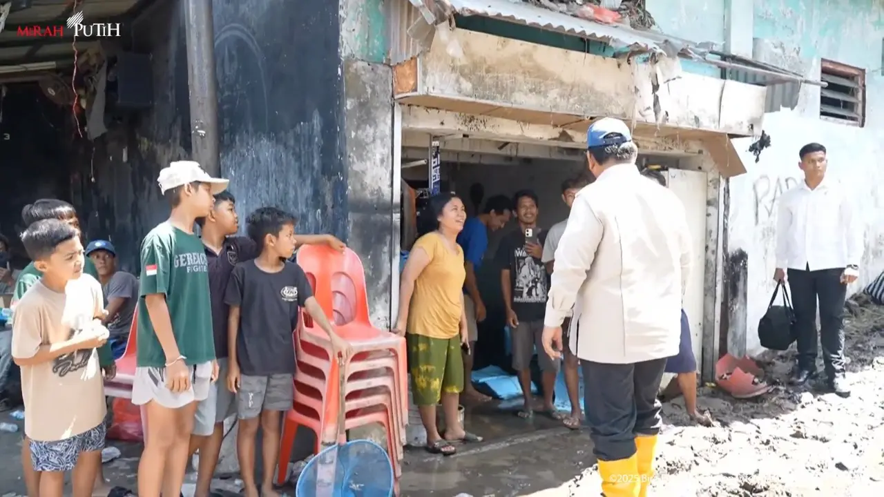 Presiden Prabowo Subianto meninjau wilayah terdampak banjir di Kabupaten Badung, Provinsi Bali, Sabtu (13/9/2025).