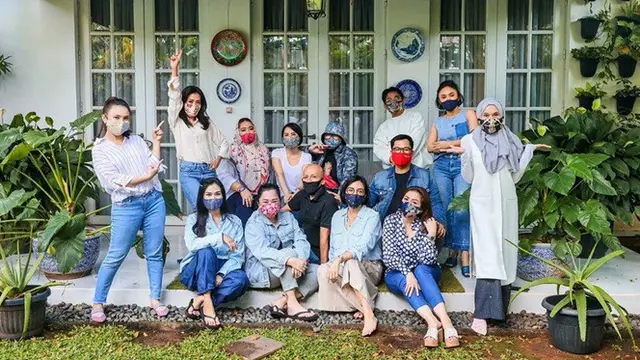7 Potret Keseruan Rossa Bareng Geng Ladies, Arisan di Rumah Yuni Shara