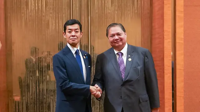 Menko Bidang Perekonomian Airlangga Hartarto dengan Menteri Negara Kementerian Luar Negeri Jepang Tsuji Kiyoto melangsungkan pertemuan di sela-sela penyelenggaraan Pertemuan IPEF, Kamis (6/6/2024) (Foto:Istimewa)
