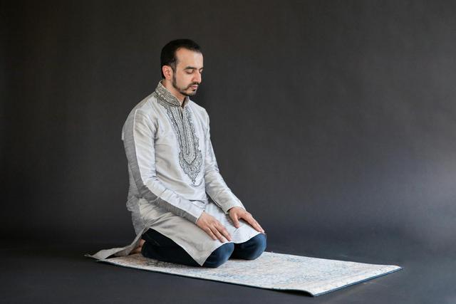 Keutamaan Melaksanakan Sholat Tahiyatul Masjid