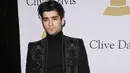 Kabar menyedihkan datang dari penyanyi tampan Zayn Malik. Belum lama dikabarkan memberikan hadiah spesial untuk Gigi Hadid di hari ulang tahunnya, kini Zayn harus duduk di kursi roda.  (AFP/Bintang.com)