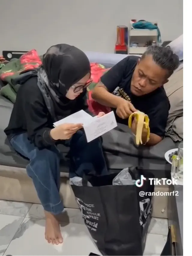 6 Potret Kondisi Sule yang Dikabarkan Sakit, Bahagia Dijenguk Putri Delina