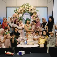 BLOOMING FOR TWOMORROW