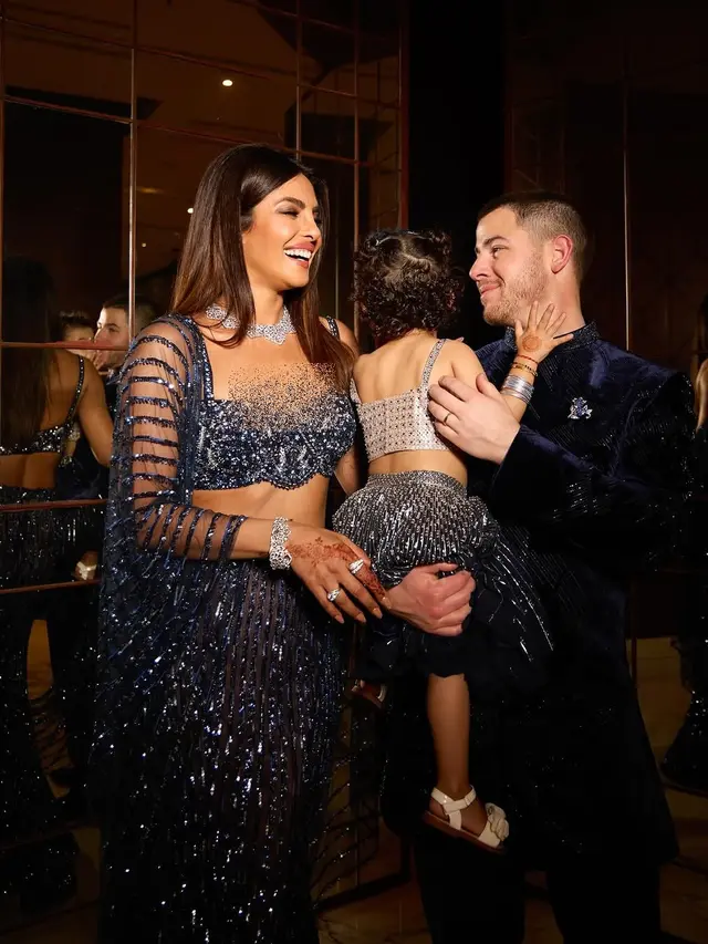 6 Potret Nick Jonas dan Priyanka Chopra di Pernikahan Sang Adik, Tampil Memukau