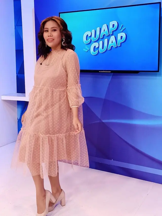 6 Potret Baby Bump Evi Masamba di Kehamilan Kedua, Aura Bumil Kian Terpancar