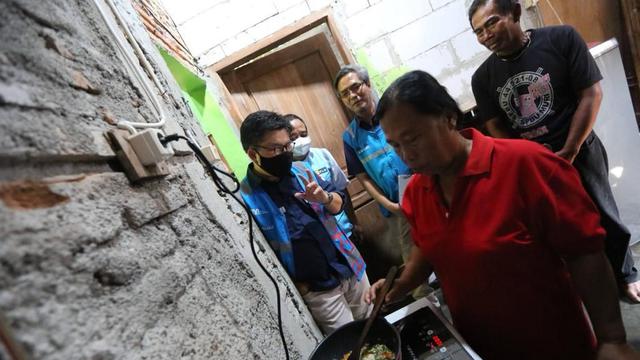 PT PLN (Persero) sukses merealisasikan pilot project konversi kompor LPG ke kompor induksi di Surakarta.