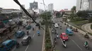 Suasana Jalan Margonda Raya, Depok, Jawa Barat, Jumat (18/8). BPTJ mengeluarkan rekomendasi perluasan pelarangan motor di sejumlah jalan di Jakarta dan kota-kota di sekitarnya, salah satunya di Jalan Margonda, Depok. (Liputan6.com/Immanuel Antonius)