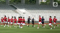 Tim Nasional (Timnas) Indonesia U-23 menggelar sesi latihan perdana jelang keikutsertaan mereka di ajang Piala AFF U-23 2025. (Liputan6.com/Helmi Fithriansyah)