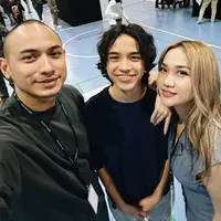 Tampilan Bunga Citra Lestari saat Acara Sekolah Putranya. [@itsmebcl]