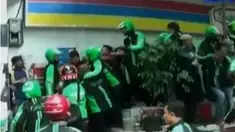 Ketegangan ini dipicu laporan pengojek online wanita yang ditegur pengojek pangkalan.