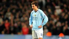 Manchester City's Brazilian forward Elano watches as his team are beaten 3-0 by Nottingham Forest during the FA cup Third round football match at The City of Manchester Stadium in Manchester, on January 3, 2009. AFP PHOTO/ANDREW YATES.