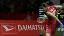 Ganda putri Indonesia, Greysia Polii saat melawan wakil Korsel, Lee So-hee/Shin Seung-chan pada laga Indonesia Masters 2018 di Istora Senayan, Sabtu (27/1/2018). Greysia/Apriyani menang 21-11, 17-21, 21-17. (Bola.com/M Iqbal Ichsan)