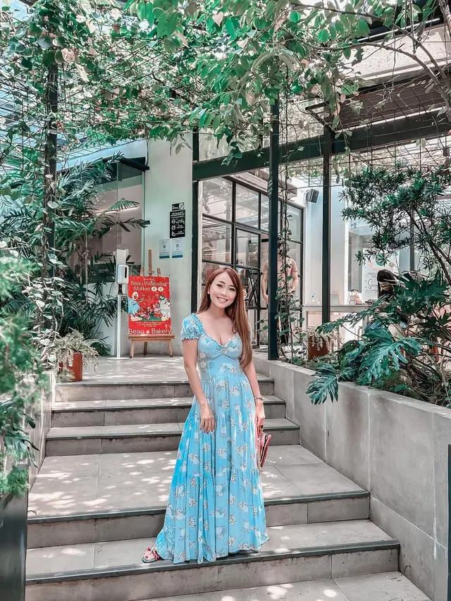 Nevie Rost, kreator untuk ulasan hotel dan penginapan