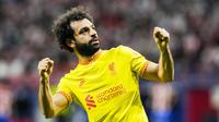 Tampil di kandang lawan, The Reds coba mengambil inisiatif serangan sejak bola digulirkan. Hasilnya Liverpool memimpin 2-0 dalam tempo 13 menit lewat gol Mohamed Salah di menit kesembilan serta Naby Keita empat menit kemudian. (AP/Manu Fernandez)