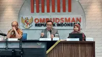 Ketua Ombudsman RI Mokhammad Najih dalam Konferensi Pers di Kantor Ombudsman RI, Jakarta, Jumat (19/1/2024). (Arief/Liputan6.com)