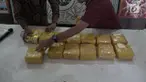 Direktorat Narkoba Bareskrim Polri mengungkap 2 kasus penyelundupan sabu asal Myanmar. Selain barang bukti sabu polisi juga menyita uang Rp 8,5 Miliar milik Bandar Narkoba