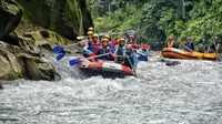 Para Kepala Daerah se-Sumut arung jeram di Sungai Bahbolon, Serdang Bedagai, Sumut