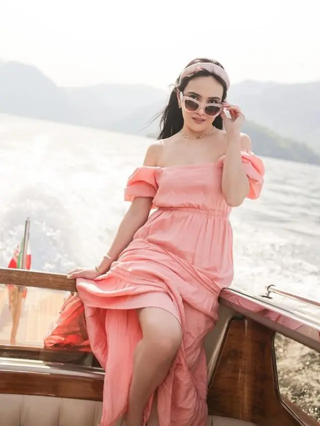 Shandy Aulia kenakan outfit off shoulder (Instagram/shandyaulia)