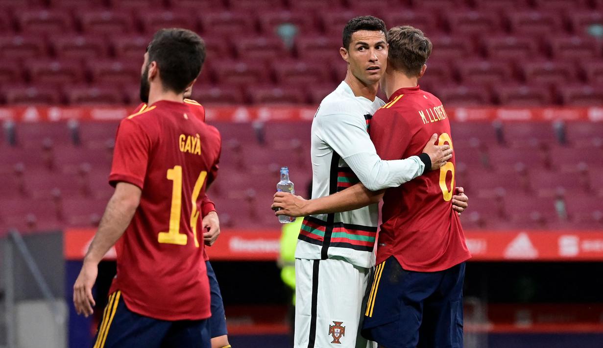 Pertandingan sengit dan saling serang anatara Spanyol dan Portugal dalam pertandingan uji coba menjelang Euro 2020 kali ini berakhir dengan skor kacamata. Hasil imbang ini seharusnya dapat digunakan sebagai evluasi oleh Spanyol dan Portugal. (Foto: AFP/Javier Soriano)