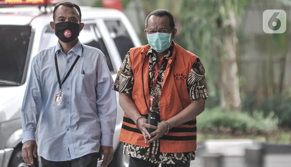 Tersangka mantan Sekretaris Mahkamah Agung (MA) Nurhadi saat tiba di Gedung KPK, Jakarta, Kamis (23/7/2020). Nurhadi kembali menjalani pemeriksaan lanjutan sebagai tersangka terkait kasus suap dan gratifikasi penanganan perkara di MA senilai Rp46 miliar. (merdeka.com/Iqbal S Nugroho)