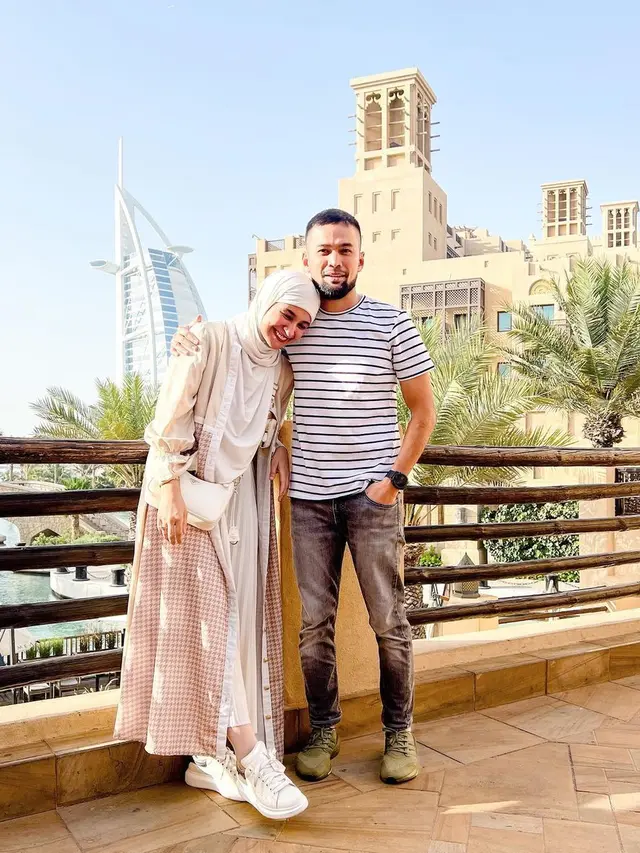 7 Potret Liburan Keluarga Teuku Wisnu dan Shireen Sungkar di Dubai, Penuh Kecerian