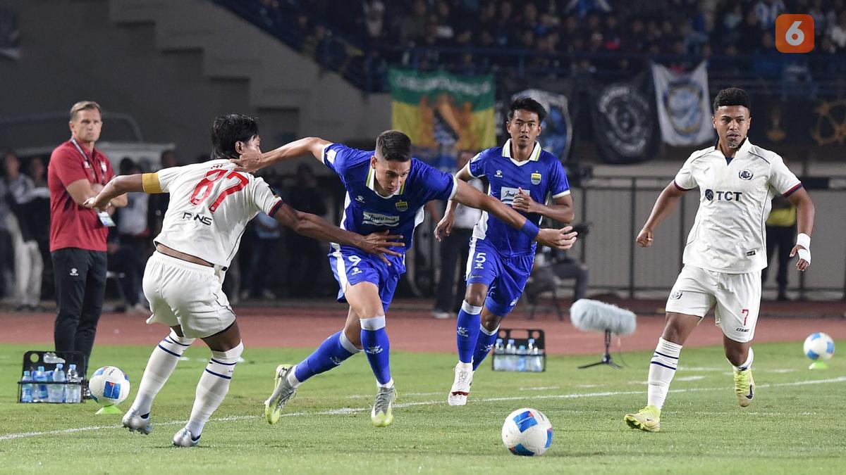 Persaingan Ketat Sektor Winger di Persib Bandung