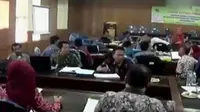 Masalah keterlambatan pembayaran gaji PNS masih terjadi di beberapa daerah.