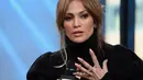 Melihat pernyataan yang telah dinyatakan Jennifer Lopez beberapa kali, nampaknya memang benar jika keduanya tak memiliki hubungan yang spesial. Baik Drake dan Jennifer Lopez hanya berstatus sebagai teman dan rekan bermusik saja. (AFP/Bintang.com)