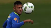 Neymar akan menjadi kapten Brasil di Olimpiade Rio 2016. (VANDERLEI ALMEIDA / AFP)