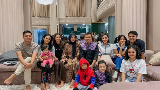 Dapat Kejutan Mewah, Ini 7 Potret Pesta Ulang Tahun Ashanty Bersama Keluarga Besar