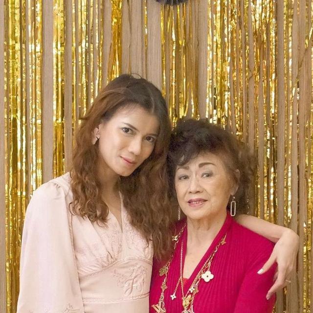 6 Momen Kedekatan Sabrina Chairunnisa dengan Ibu Mertua, Dekat Bak Anak Sendiri