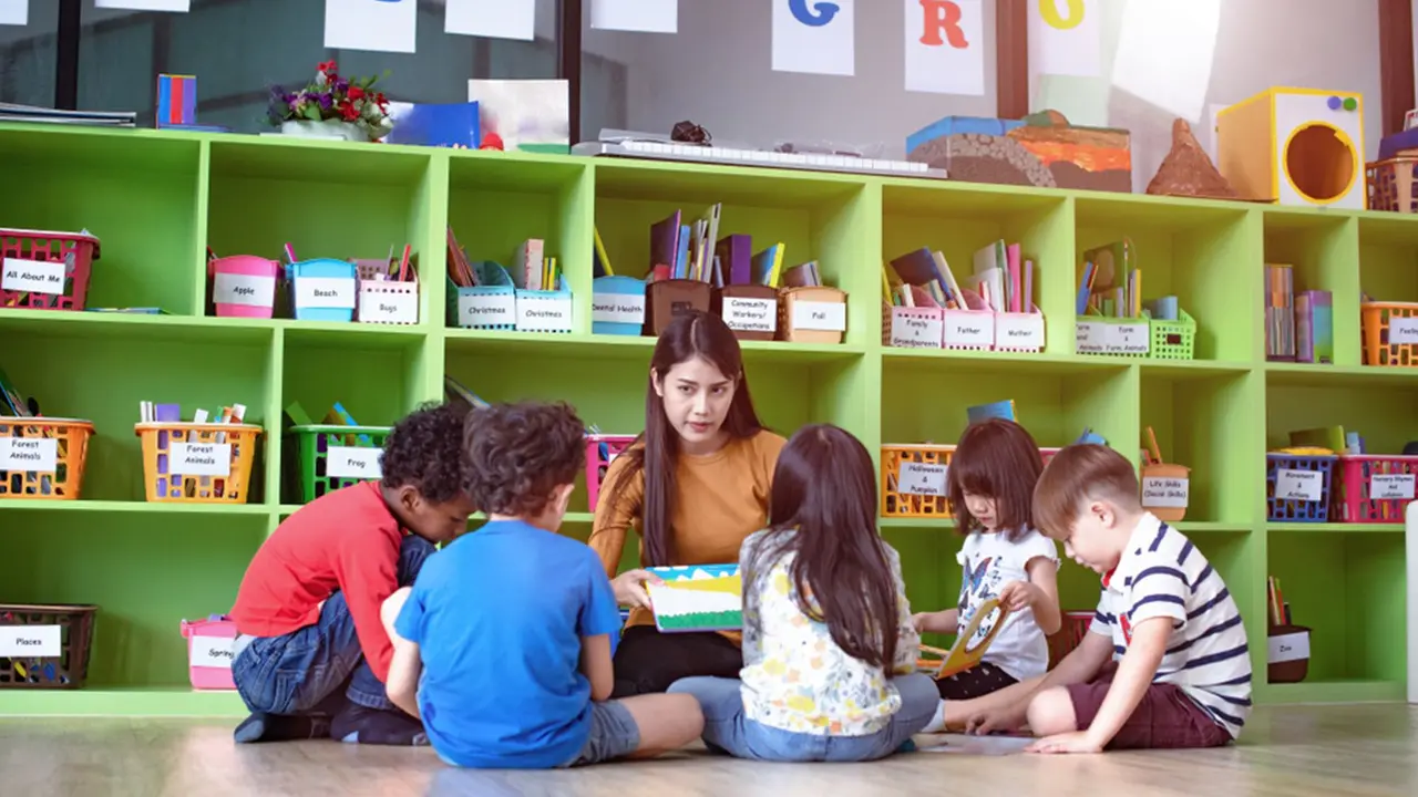 menjadi guru dan mendidik murid