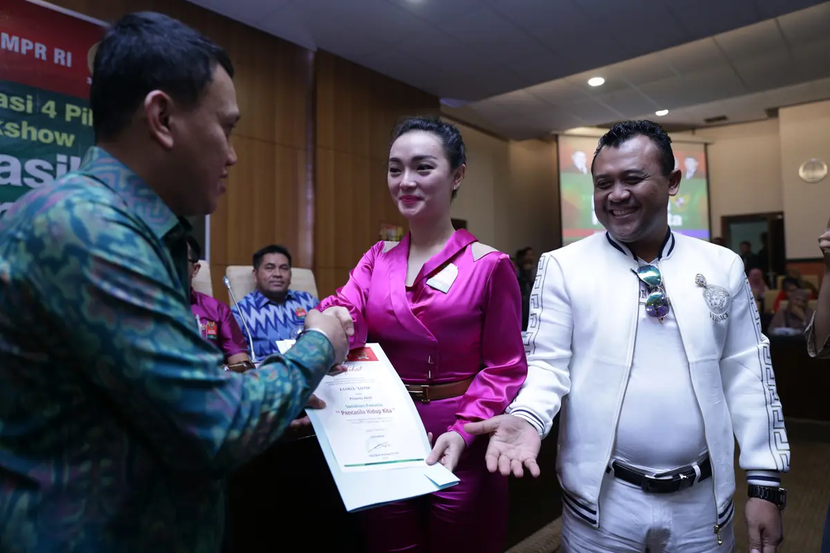 [Bintang] Zaskia Gotik