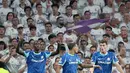 Los Blancos tertinggal lebih dulu. Gol pemain Marseille Timothy Weah (kiri) pada menit ke-22 membungkam pendukung Real Madrid di stadion Santiago Bernabeu. (Pierre-Philippe MARCOU/AFP)