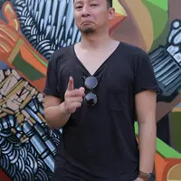 "Sampe sekarang sih gue di musik buat iseng-iseng aja. Tapi emang dasarnya gue suka di musik. tapi nggak diseriusin buat cari duit di musik," aku pria kelahiran Purwakarta, 12 Agustus 1982 ini. (Galih W. Satria/Bintang.com)