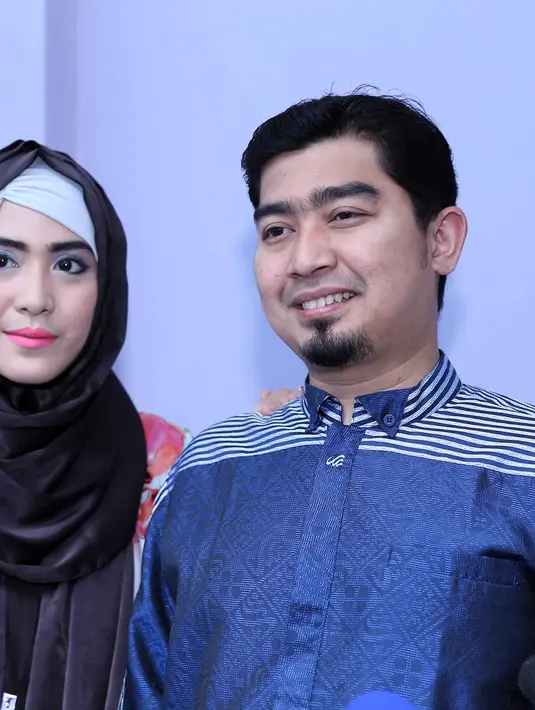 Bagi ustaz Solmed, pengunjung tahun adalah waktu yang tepat untuk mengoreksi diri memohon ampun. Atas kesalahan-kesalahan yang telah kita lakukan tahun sebelumnya. (Nurwahyunan/Bintang.com)